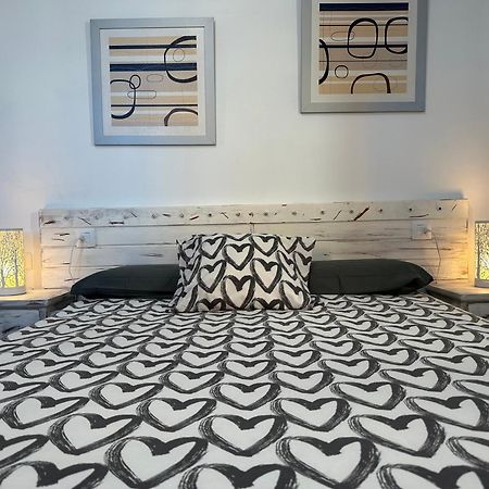 Low Island House ลอส ซิลอส ภายนอก รูปภาพ