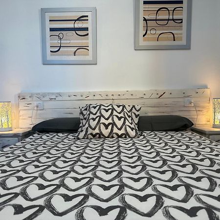 Low Island House ลอส ซิลอส ภายนอก รูปภาพ